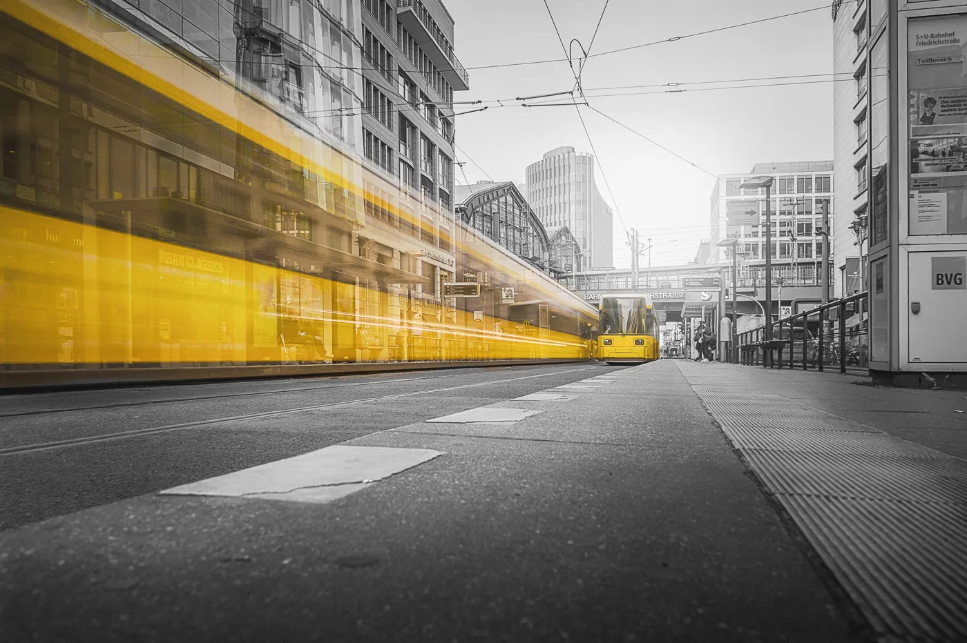 Tram giallo sulla Friedrichstraße